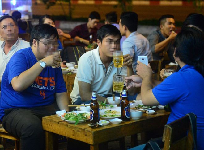 Dân Sài Gòn đi nhậu thường uống bia, không uống rượu